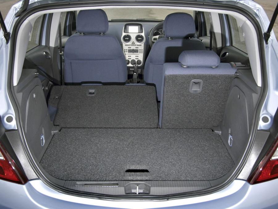  Vauxhall Corsa 5-Door 2006 года  (фото 13 из 16)